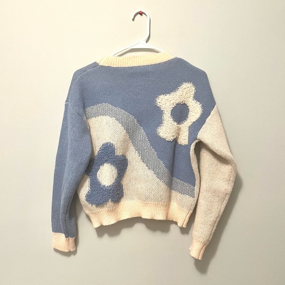🍭 3/$15 blue & pink soft teddy retro boho flower sweater - Picture 3 of 11